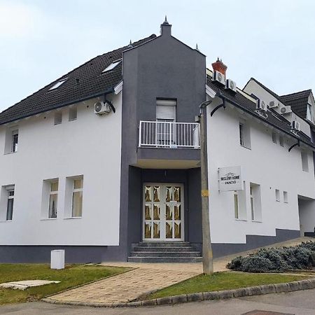 Misleny Home Kozarmisleny Exterior foto